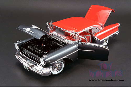 Acme - Oldsmobile Super 88 Hardtop (1957, 1/18 scale diecast model car, Charcoal Grey/ Festival Red) 1808001