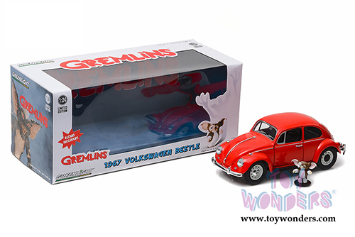 Greenlight Hollywood - Gremlins Volkswagen Beetle Hard Top with Gizmo figure (1967, 1/24 scale diecast model car, Red) 18231