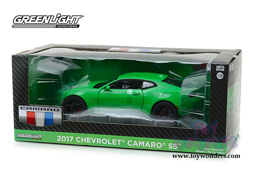 Greenlight - Chevrolet&reg; Camaro&reg; SS&trade; Hard Top (2017, 1/24 scale diecast model car, Krypton Green) 18244