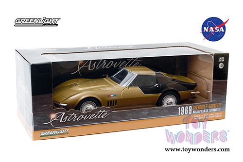 Greenlight - NASA Apollo XII Astronaut's 1969 Chevrolet&reg; Corvette&reg; "AstroVette" (1969, 1/24 scale diecast model car, Gold/Black) 18254