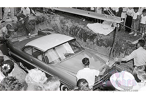 18261 Greenlight 1957 Plymouth Belvedere Unearthed model diecast car