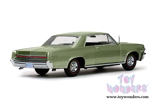 Sun Star USA - Pontiac GTO Hardtop (1964, 1/18 scale diecast model car, Pinehurst Green) 1827GN