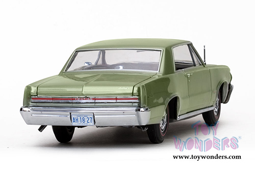 Sun Star USA - Pontiac GTO Hardtop (1964, 1/18 scale diecast model car, Pinehurst Green) 1827GN