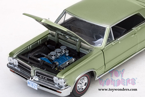 Sun Star USA - Pontiac GTO Hardtop (1964, 1/18 scale diecast model car, Pinehurst Green) 1827GN