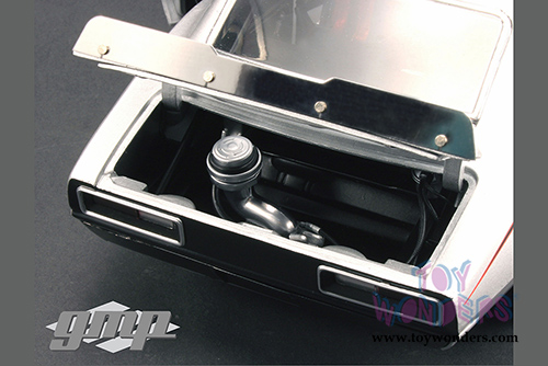 GMP - Chevy Camaro Hard Top (1967, 1/18 scale diecast model car, Sliver) 18806SV