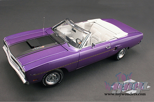 GMP - Plymouth Road Runner Convertible (1970, 1/18 scale diecast model car, Purple) 18810