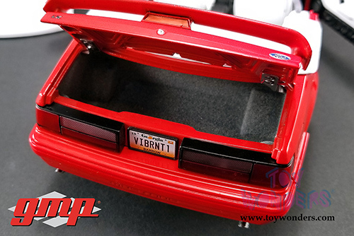 GMP - Ford Mustang LX 5.0L Convertible (1992, 1/18 scale diecast model car, Vibrant Red/White) 18822