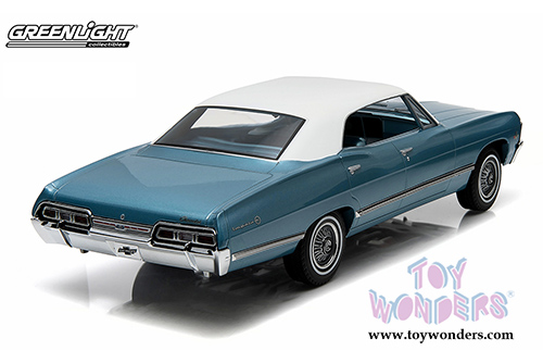 Greenlight - Artisan Chevy Impala Sport Sedan (1967, 1/18 scale diecast model car, Blue) 19008