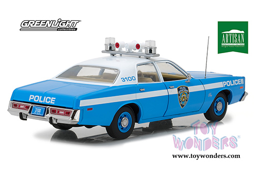 Greenlight - Artisan Plymouth Fury Police Pursuit - New York Police Department NYPD (1975, 1/18 scale diecast model car, Blue) 19043