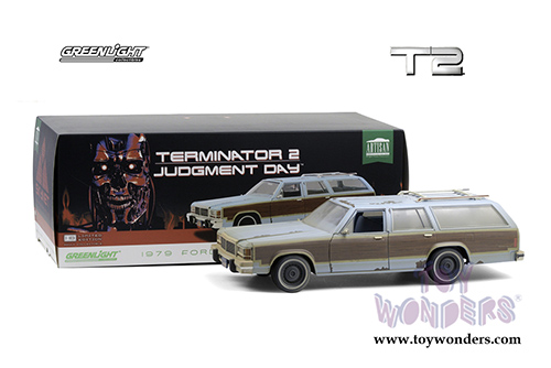 Greenlight - Artisan Ford LTD Country Squire with Wood Grain Paneling (Weathered) "Terminator 2: Judgment Day" (1979, 1/18 scale diecast model car, Light Blue) 19085