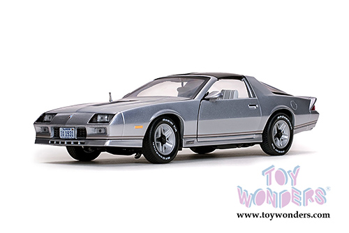 Sun Star USA - Chevy Camaro Z28 T-Top (1982, 1/18 scale diecast model car, Silver) 1931SV