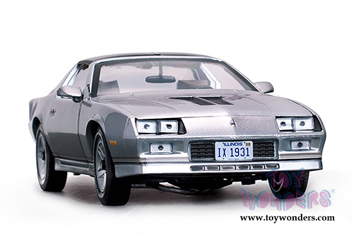 Sun Star USA - Chevy Camaro Z28 T-Top (1982, 1/18 scale diecast model car, Silver) 1931SV