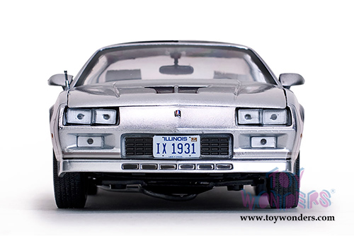 Sun Star USA - Chevy Camaro Z28 T-Top (1982, 1/18 scale diecast model car, Silver) 1931SV