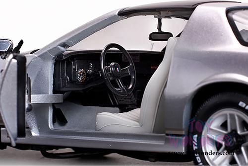 Sun Star USA - Chevy Camaro Z28 T-Top (1982, 1/18 scale diecast model car, Silver) 1931SV