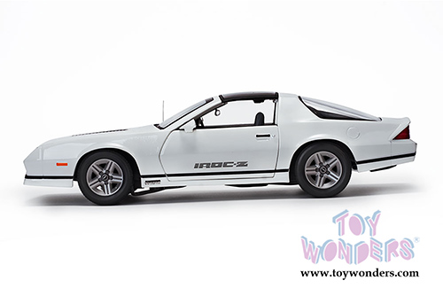 Sun Star USA - Chevy Camaro IROC-Z T-Top (1985, 1/18 scale diecast model car, White) 1940W