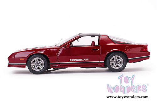 Sun Star USA - Chevy Camaro IROC-Z T-Top (1985, 1/18 scale diecast model car, Red) 1941R