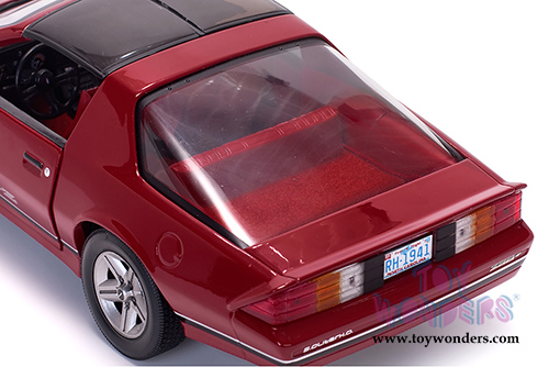 Sun Star USA - Chevy Camaro IROC-Z T-Top (1985, 1/18 scale diecast model car, Red) 1941R
