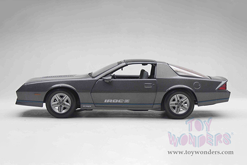 Sun Star USA - Chevrolet&reg; Camaro IROC-Z T-Top (1985, 1/18 scale diecast model car, Medium Gray) 1944