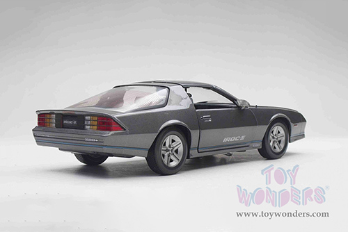 Sun Star USA - Chevrolet&reg; Camaro IROC-Z T-Top (1985, 1/18 scale diecast model car, Medium Gray) 1944