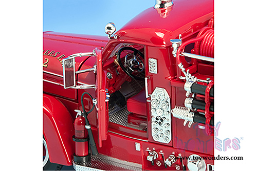 Lucky Road Signature - Seagrave Model 750 Fire Engine (1958, 1/24 scale diecast model car, Red) 20168R
