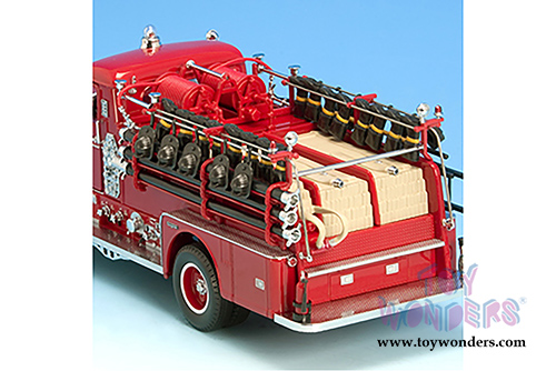 Lucky Road Signature - Seagrave Model 750 Fire Engine (1958, 1/24 scale diecast model car, Red) 20168R