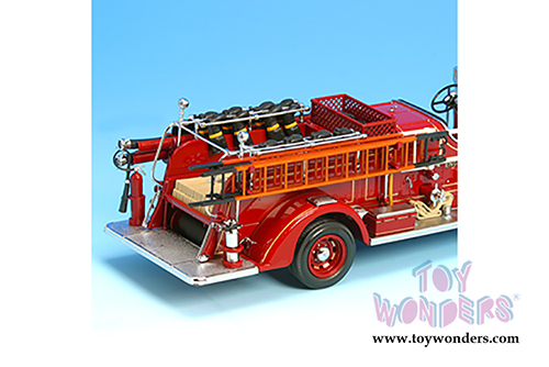Lucky Road Signature - Ahrens-Fox VC Fire Engine (1938, 1/24 scale diecast model car, Red) 20178R