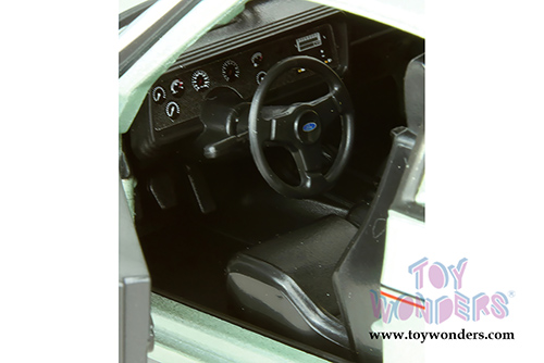 BBurago - Ford Capri Hard Top (1982, 1/24 scale diecast model car, Green) 21093GN