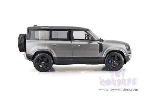 BBurago - Land Rover Defender 110 (2022, 1/24 scale diecast model car, Silver) 18-21101SV