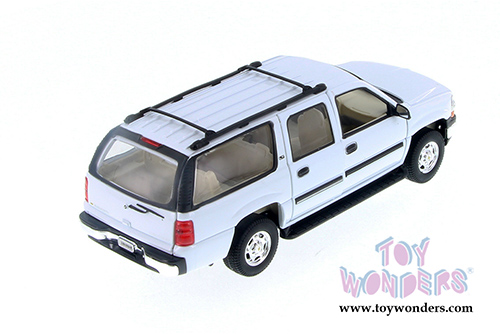 Welly - Chevrolet&reg; Suburban&trade; (2001, 1/24 scale diecast model car, White) 22090WWT