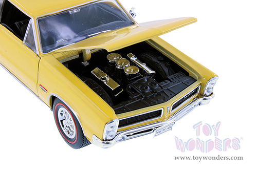 Showcasts® Collectibles - Pontiac® GTO® Hardtop (1965, 1/24 scale diecast model car, Asstd.) 22092/4D MAP: $19.99