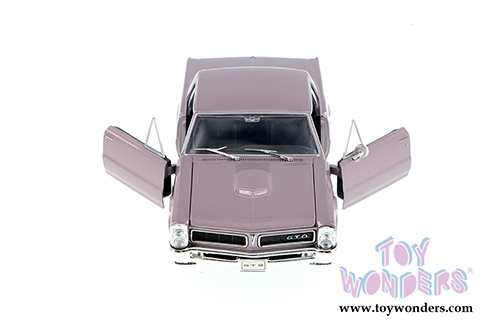 Welly - Pontiac GTO Hardtop (1965, 1/24 scale diecast model car, Purple) 22092WPR