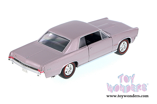 Welly - Pontiac GTO Hardtop (1965, 1/24 scale diecast model car, Purple) 22092WPR