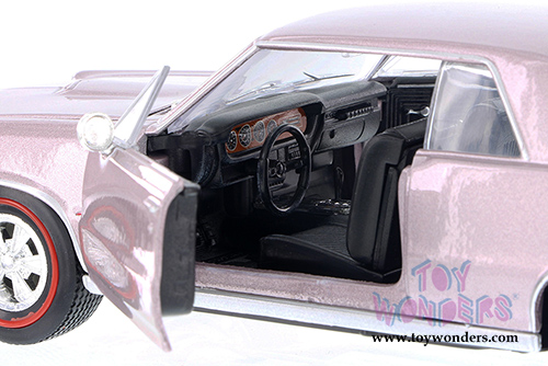 Welly - Pontiac GTO Hardtop (1965, 1/24 scale diecast model car, Purple) 22092WPR