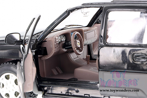 Welly - Chevy Avalanche Pick Up (2002, 1/24 scale diecast model car, Asstd.) 22094/4D