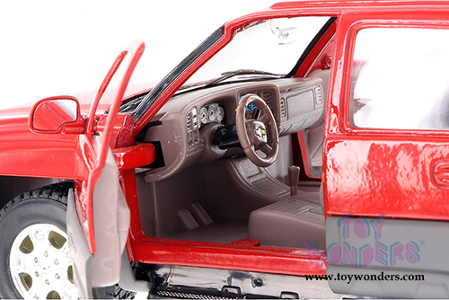 Welly - Chevy Avalanche Pick Up (2002, 1/24 scale diecast model car, Asstd.) 22094/4D