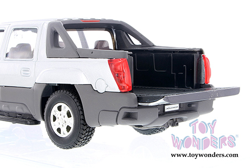 Welly - Chevy Avalanche Pickup (2002, 1/24 scale diecast model car, Silver) 22094WSV