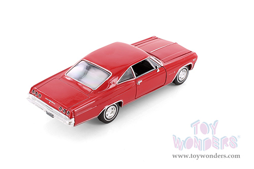 Welly - Chevy&reg; Impala&trade; SS396 Hard Top (1965, 1/24 scale diecast model car, Assrtd) 22417/4D