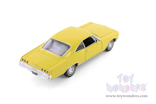 Welly - Chevy&reg; Impala&trade; SS396 Hard Top (1965, 1/24 scale diecast model car, Assrtd) 22417/4D