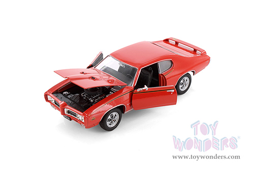 Showcasts® Collectibles - Pontiac® GTO® Hardtop (1969, 1/24 scale diecast model car, Asstd.) 22501/4D MAP: $19.99