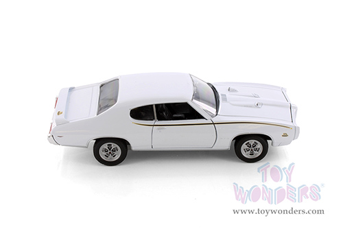 Welly - Pontiac® GTO™ Hardtop (1969, 1/24 scale diecast model car, White) 22501W/W