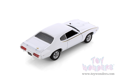Welly - Pontiac® GTO™ Hardtop (1969, 1/24 scale diecast model car, White) 22501W/W