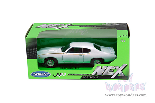 Welly - Pontiac® GTO™ Hardtop (1969, 1/24 scale diecast model car, White) 22501W/W