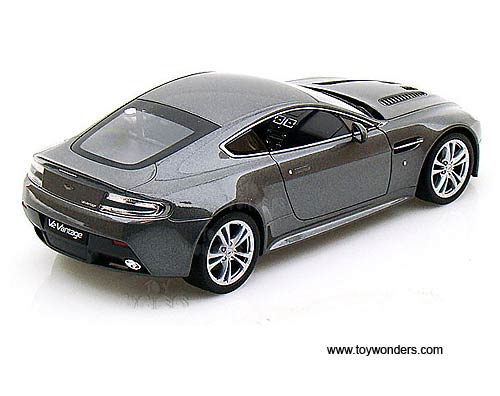 Welly - Aston Martin V12 Vantage Hard Top (1/24 scale diecast model car, Grey) 24017W