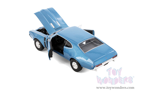 Showcasts® Collectibles - Oldsmobile™ 442 Hardtop (1968, 1/24 diecast model car, Asstd.) 24024/4D MAP: $19.99