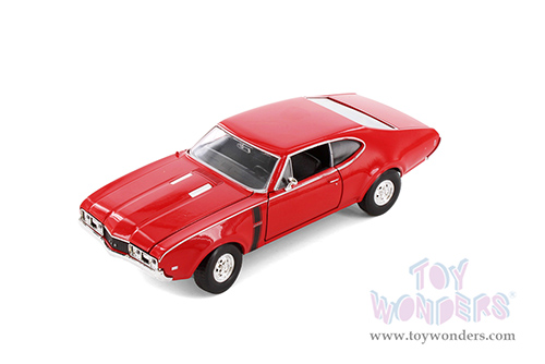 Showcasts® Collectibles - Oldsmobile™ 442 Hardtop (1968, 1/24 diecast model car, Asstd.) 24024/4D MAP: $19.99