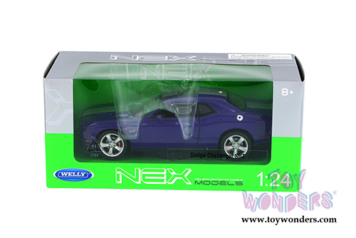 Welly - Dodge Challenger SRT Hard Top (2013, 1/24 scale diecast model car, Purple) 24049WPR