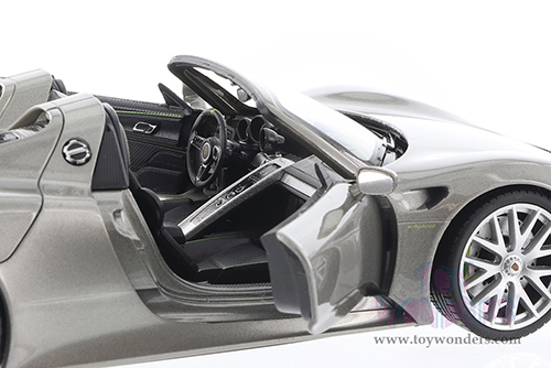 Welly - Porsche 918 Spyder Convertible (1/24 scale diecast model car, Silver) 24055CWSV