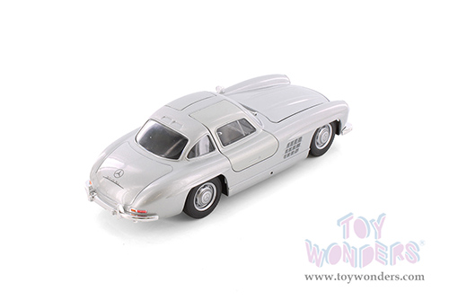 Showcasts® Collectibles - Mercedes-Benz 300SL Hardtop (1/24 scale diecast model car, Asstd.) 24064/4D MAP: $19.99