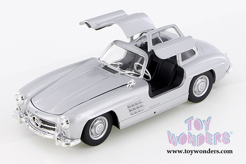 Welly - Mercedes-Benz 300 SL Hardtop (1/24 scale diecast model car, Silver) 24064WSV