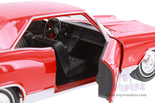 Showcasts® Collectibles - Buick® Riviera™ Grand Sport Hardtop (1965, 1/24 scale diecast model car, Asstd.) 24072/4D MAP: $19.99